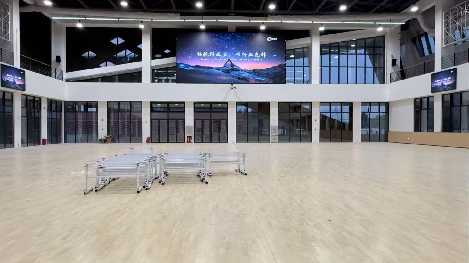 广东肇庆珠江学院体育馆显示项目现场照片3
